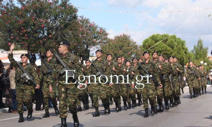 ΧΑΛΚΙΔΑ ΠΑΡΕΛΑΣΗ 28η ΟΚΤΩΒΡΙΟΥ: Εντυπωσίασαν στρατός και αεροπορία
