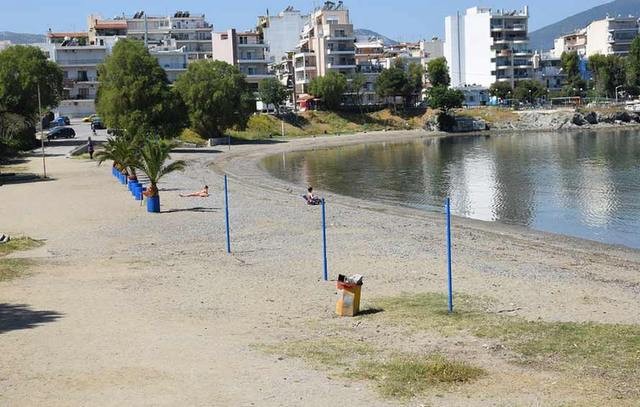 ΚΟΥΡΕΝΤΙ ΧΑΛΚΙΔΑΣ: Ράμπα πρόσβασης στη θάλασσα για άτομα με κινητικά προβλήματα