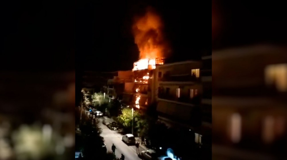 49χρονη κάηκε ζωντανή στο διαμέρισμά της: Μαμά καίγομαι (Video)