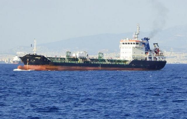Δεξαμενόπλοιο έμεινε ακυβέρνητο στο στενό του Καφηρέα λόγω βλάβης