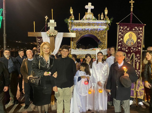ΧΑΛΚΙΔΑ: Θρησκευτική κατάνυξη και πολιτικές επαφές στην περιφορά του Επιταφίου