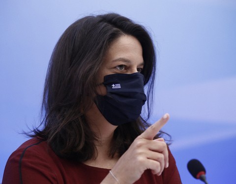 ΣΧΟΛΕΙΑ: Κυρώσεις για μαθητές και εκπαιδευτικούς αν αρνηθούν να φορέσουν μάσκα λόγω κορωνοϊού