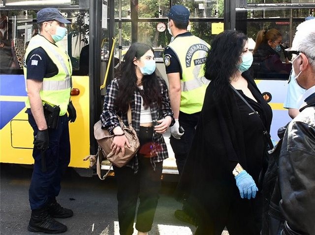 Κορωνοϊός: Στο τραπέζι παράταση lockdown με νέα μέτρα και κλειστά σχολεία