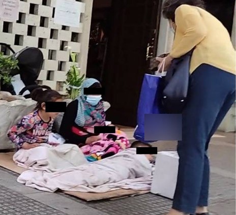 ΝΤΡΟΠΗ: Εβγαζαν τα παιδιά τους στην επαιτεία για να περνούν εκείνοι τέλεια