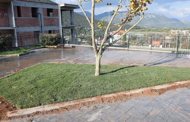 Άλλαξε όψη η πλατεία των Λουκισίων