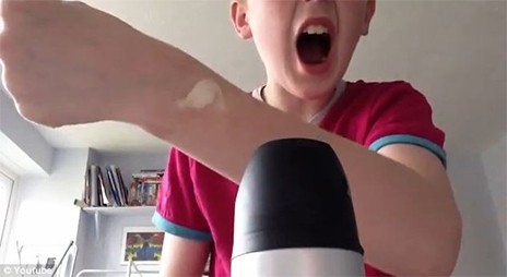 «Deodorant Challenge» μετά τη «Μπλε Φάλαινα»