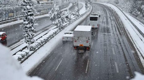 Κακοκαιρία Φίλιππος: Διακοπή κυκλοφορίας βαρέως τύπου οχημάτων στην Αθηνών - Λαμίας