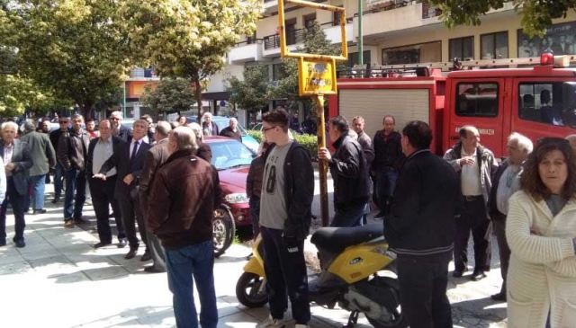 14χρονος έπεσε στο φωταγωγό και σκοτώθηκε