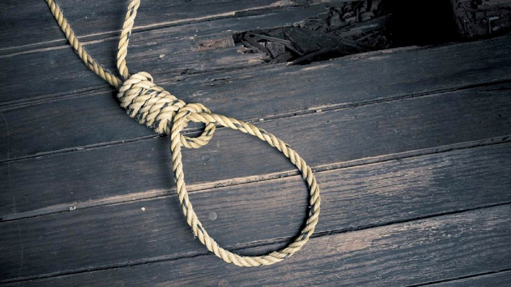 17χρονος βρέθηκε απαγχονισμένος σε δέντρο