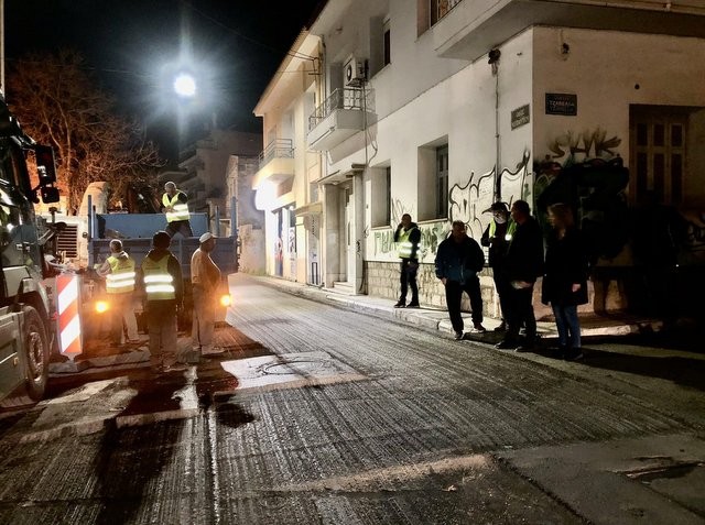 ΧΑΛΚΙΔΑ: Συνεχίζονται κι απόψε οι εργασίες ασφαλτόστρωσης της οδού Νεοφύτου - Τι ώρα θα κλείσει ο δρόμος για τα οχήματα
