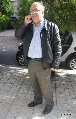 Aπειλεί με παραιτήσεις ο Παγώνης
