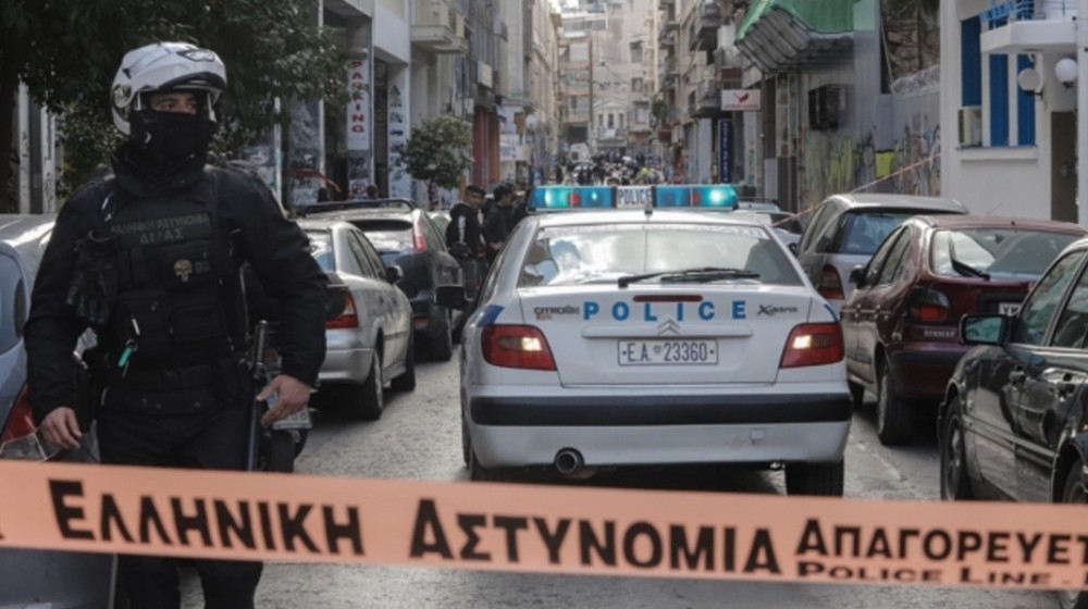 Μητέρα και γιος βρέθηκαν νεκροί στο διαμέρισμά τους - Τα σενάρια που εξετάζονται