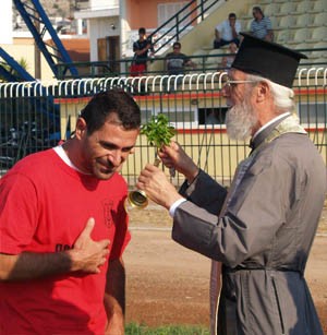 Γίνεται κουμπάρος ο μίστερ-γκολ
