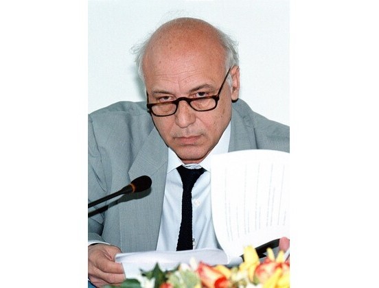 Πέθανε ο Θανάσης Τεγόπουλος, πρώην εκδότης της Ελευθεροτυπίας