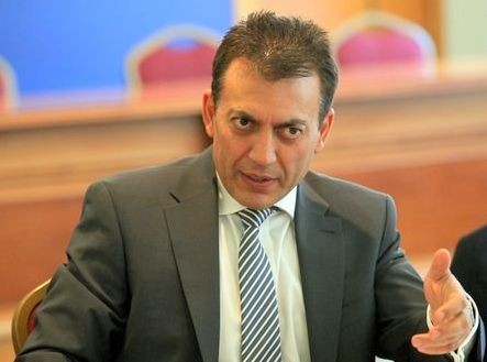 O Βρούτσης είναι μόνο για τα πανηγύρια!