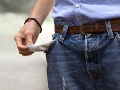 Η τσέπη έκρυβε χασίς και ναρκωτικά χάπια