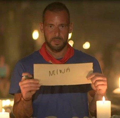 SURVIVOR: Ο Σώζων πρώτα φλέρταρε τη Σπυροπούλου και μετά την ψήφισε για αποχώρηση