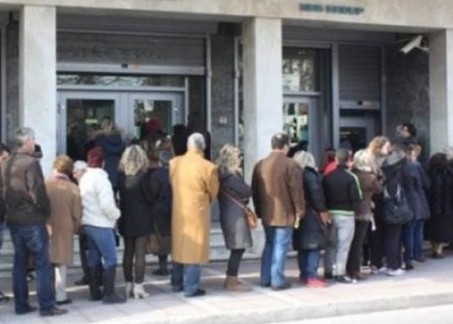 Ουρές από συνταξιούχους στα ΑΤΜ της Χαλκίδας