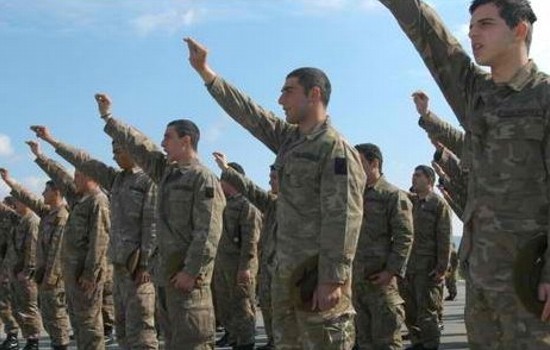Πάει ξανά για 12μηνο η στρατιωτική θητεία