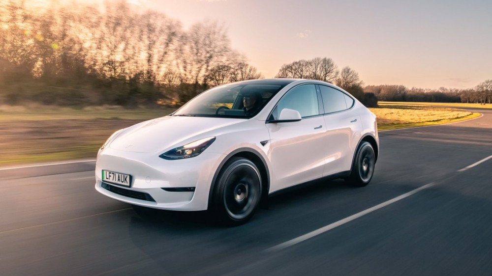 TESLA: Αναζητούν αντικαταστάτη του Έλον Μασκ