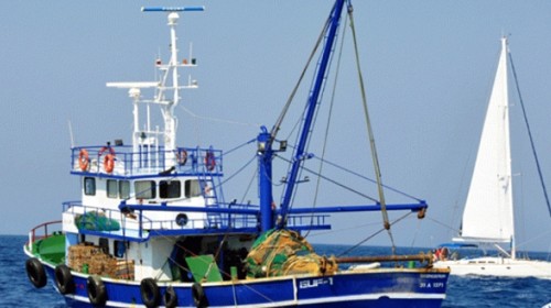 Ερώτηση Μαρίνου στη Βουλή για τα προβλήματα των επαγγελματιών ψαράδων