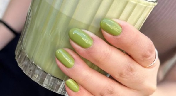 Matcha nails: Η απόλυτη τάση για το φετινό καλοκαίρι!