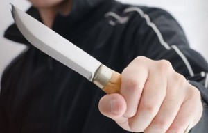 ΧΑΛΚΙΔΑ: Κουκουλοφόροι δράστες με απειλή μαχαιριού διέπραξαν ληστεία σε μίνι μάρκετ και απόπειρα ληστείας σε φαρμακείο
