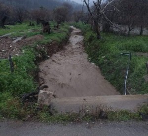 ΚΑΚΟΚΑΙΡΙΑ: Στο Δήμο Μαντουδίου- Λίμνης- Αγίας Άννας τα ποτάμια κατεβάζουν νερό με ορμή και φερτά υλικά