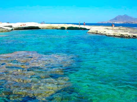 Εκανε μπάνιο και βρήκε ανθρώπινα οστά