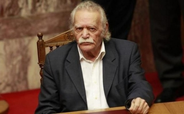 Σήμερα η κηδεία του Μανώλη Γλέζου - Μεσίστια η σημαία στην Ακρόπολη