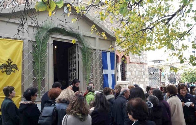Κατακλύστηκε από κόσμο η πλατεία της Αγίας Βαρβάρας