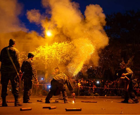 ΤΡΑΓΩΔΙΑ: 53χρονος καμεραμάν έπεσε νεκρός στον σαϊτοπόλεμο της Καλαμάτας