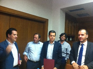 Ο Άδωνις καθησύχασε τους Ευβοιώτες για τα Νοσοκομεία Κύμης και Καρύστου