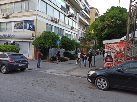 ΧΑΛΚΙΔΑ: Γυναίκα οδηγός πάρκαρε παράνομα και έδωσε ... σόου στους αστυνομικούς