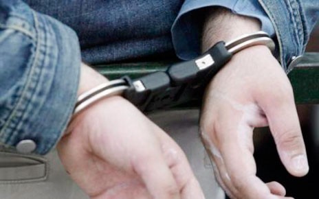 53χρονος πουλούσε λαθραία τσιγάρα σε λαϊκή και έδινε πλαστά χαρτονομίσματα για ρέστα