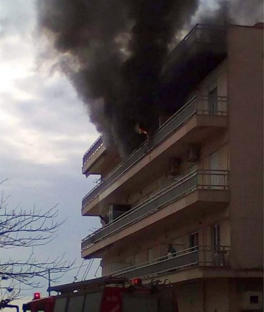 Νεκρός 70χρονος ανήμερα των Χριστουγέννων μετά από φωτιά σε διαμέρισμα