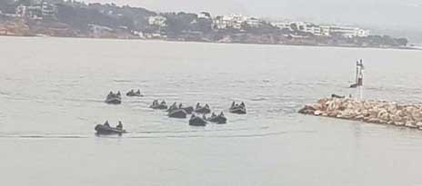 Εντοπίστηκαν ζωντανοί οι 10 αγνοούμενοι τουρίστες στη Ραφήνα