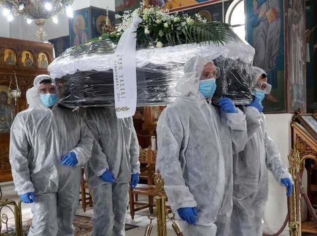 ΚΟΡΩΝΟΪΟΣ-ΕΝΗΜΕΡΩΣΗ: Ο εφιάλτης συνεχίζεται με εκατόμβη νεκρών και 579 διασωληνωμένους την Τρίτη