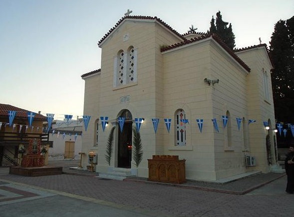 ΕΞΩ ΠΑΝΑΓΙΤΣΑ ΧΑΛΚΙΔΑΣ: Γιορτάζουν οι ταξιτζήδες στο ναό της Ζωοδόχου Πηγής