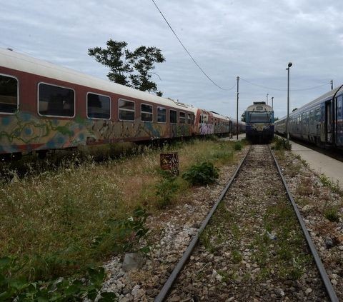 Τρένο παρέσυρε και σκότωσε τρεις μετανάστες που κοιμόντουσαν στις ράγες