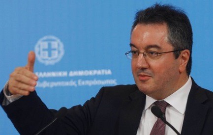 Τριπλασιασμός δαπανών για το πολιτικό γραφείο του Μόσιαλου!