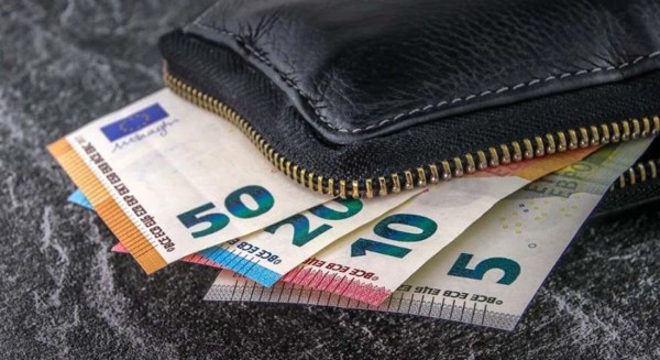Ανακοίνωσε έκτακτο δώρο Χριστουγέννων ο Μητσοτάκης