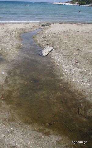 Αυτά τα βρωμόνερα χύνονται στο Κουρέντι