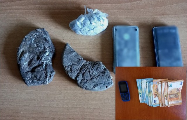 ΘΗΒΑ: Έπιασαν άντρα με μισό κιλό ηρωίνη, ηλεκτρονικές ζυγαριές και 1350 ευρώ (φωτό)