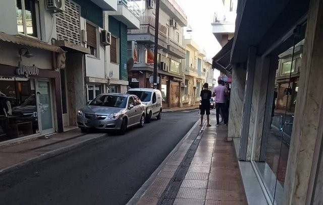 ΧΑΛΚΙΔΑ: Τροχαίο ατύχημα στη συμβολή των οδών Περικλέους Σταύρου και Κακαρά