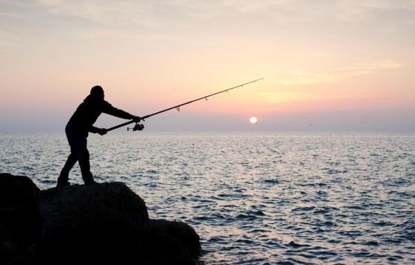 ΑΛΙΒΕΡΙ ΕΥΒΟΙΑΣ: Πήγε να ψαρέψει με καλάμι και έπεσε νεκρός 63χρονος
