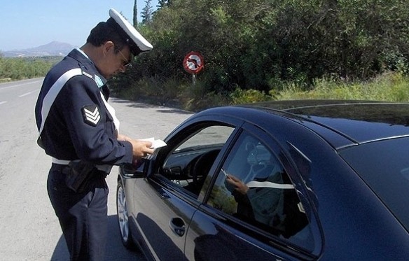Έκοψαν 331 κλήσεις σε μία ημέρα οι τροχονόμοι στη Στερεά Ελλάδα