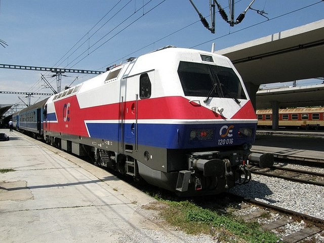 Τρένα: Εμεινε από ρεύμα το Intercity για Θεσσαλονίκη