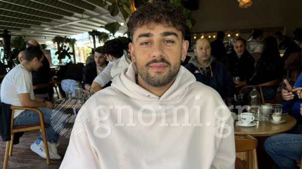 Κωστής Κόκκινος: Καφεδάκι ...χωρίς τα γάντια του τερματοφύλακα