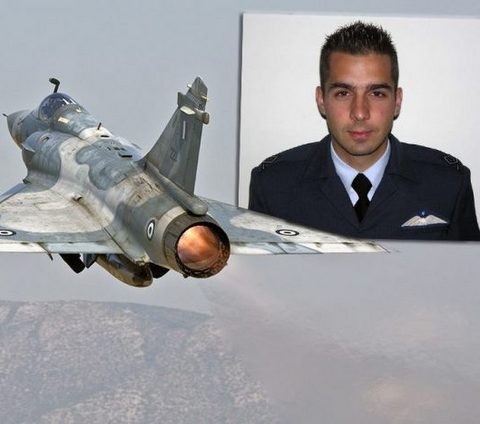 ΓΙΩΡΓΟΣ ΜΠΑΛΤΑΔΩΡΟΣ: Η φωτογραφία του αδερφού του μετά την κηδεία που προκαλεί δάκρυα